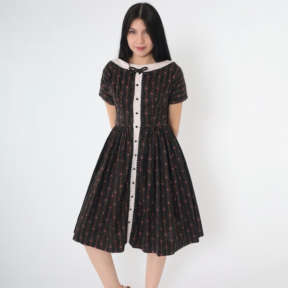 Vintage 50s Black Floral Dress Cotton Fit Flare Ric Rac Trim Boat Neck Short Sleeve Full Skirt 1950s Cottagecore Mid Century Extra Small xs