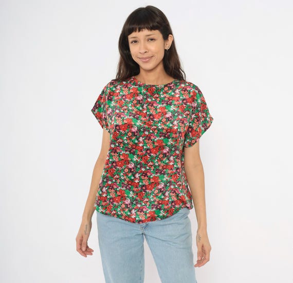 90s Ditsy Floral Blouse Red Green Garden Print Cap Sleeve Crew Neck Pullover Top Relaxed Fit Summer Cottage Core Tee Shirt Coral Medium M