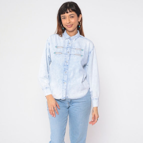 Southwest Denim Shirt 80s 90s Jordache Button Up Jean Shirt Embroidered Feather Southwestern Blouse Light Blue Vintage Long Sleeve Medium