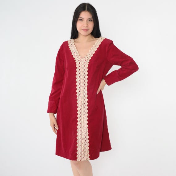 Vintage 60s Red Corduroy Dress Mod Long Sleeve Cream Crochet Lace Trim Mini Shift 1960s V Neck Carol of Mary Hawaii Retro Holiday Medium M