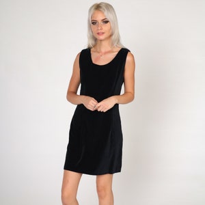 Samt Mini Kleid 90er Schwarz Party Kleid U-Ausschnitt Ärmellos Etuikleid 1990er Jahre Cocktail Vintage Gothic Hexe Minikleid Medium 7