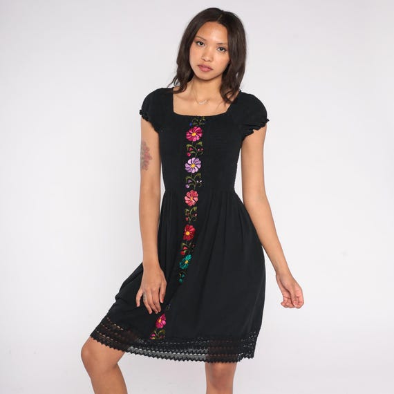 Mexican Mini Dress 90s Black Embroidered Floral Peasant Style Square Neck Crochet Trim Boho Folk Huipil Extra Small Small