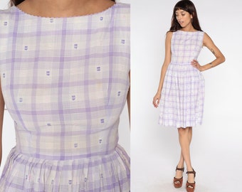 Robe à carreaux des années 1960 Midi Pastel Violet à carreaux Mad Men années 60 Robe de jour lilas plissée sans manches Taille haute vintage Été Extra Petit XS