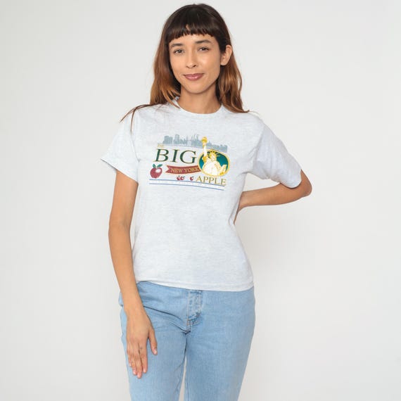 New York City Tourist Tee 90s Big Apple Statue Of Liberty Skyline Graphic Vintage NYC Souvenir Travel Shirt America USA Extra Small XS