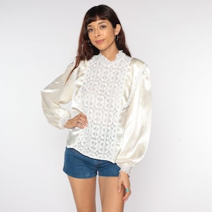 Satin Spitzen Bluse Sheer Off-White Shirt 80er Jahre Boho Top Rüschenkragen Viktorianische Bluse Vintage Party Boho Ausschnitt Langarm Medium M