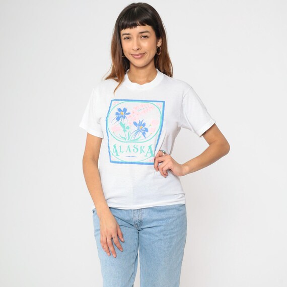 Vintage 90s Alaska Shirt Screen Stars Floral TShirt Graphic Shirt 1990s White Single Stitch T Shirt 50/50 Cotton Polyester Small