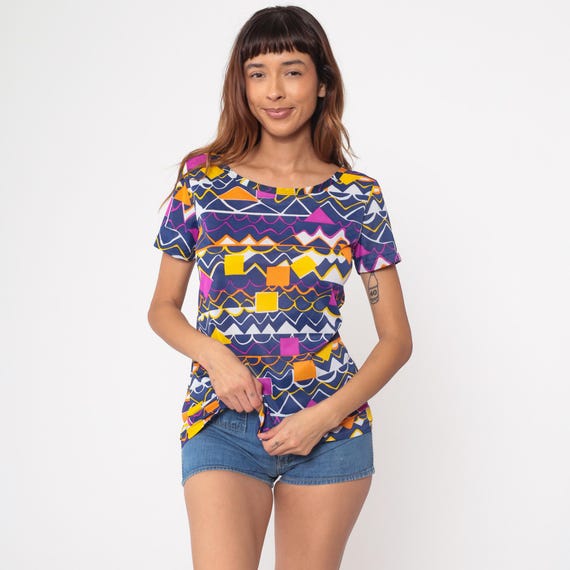Bright Geometric Top 80s Speedo Navy Blue Pink Yellow Abstract Pattern Scoop Neck Short Sleeve Sporty Boho Summer Colorful Small S