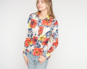 Vintage tie dye blommig blus 90-tals psykedelisk knäppt skjorta boho vit abstrakt blommönster krage långärmad topp 1990-tals ångest liten