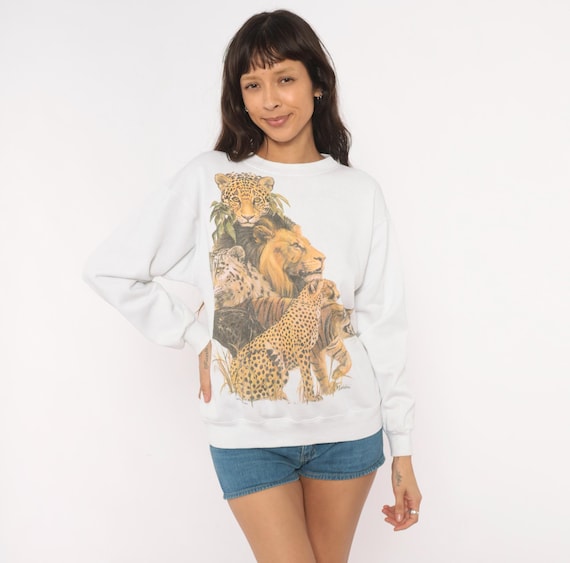 90s Big Cats Sweatshirt Wildlife Lion Leopard Cheetah Tiger Nature Art Print White Cotton Animal Safari Jungle Vintage Crew Neck Medium M