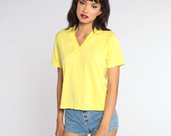 Yellow T Shirt Vintage V Neck Shirt Single Stitch Plain Shirt Tee Shirt 70s T Shirt Short Sleeve 1970s Small Medium