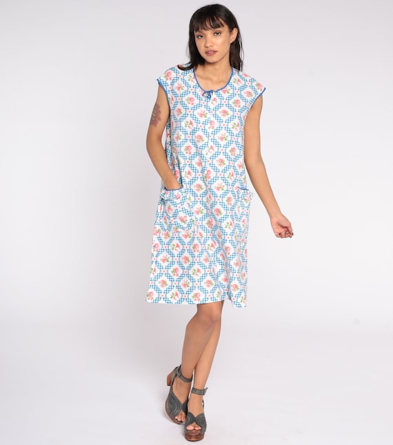 Floral Lounge Dress 70s Midi Hippie Dress 1970s Shift Boho Vintage 60s House Dress Front Zip Up Dress Blue Sleeveless Medium