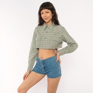 Camisa de lana Towncraft de franela a cuadros corta estilo años 60, color verde y rojo, cuello puntiagudo, top corto, blusa grunge de manga larga, talla M. imagen 5