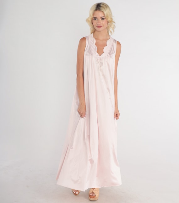 Baby Pink Slip Dress 70s Lingerie Nightgown Maxi Scalloped V Neck Sleeveless Romantic Retro Nightie Pastel Loose Lounge Vintage 1970s Medium