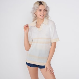 70s Johnny Collar Shirt Ribbed White Knit Collared T-Shirt Tan Striped Short Raglan Sleeve Buttonless Polo V Neck Vintage 1970s Small S