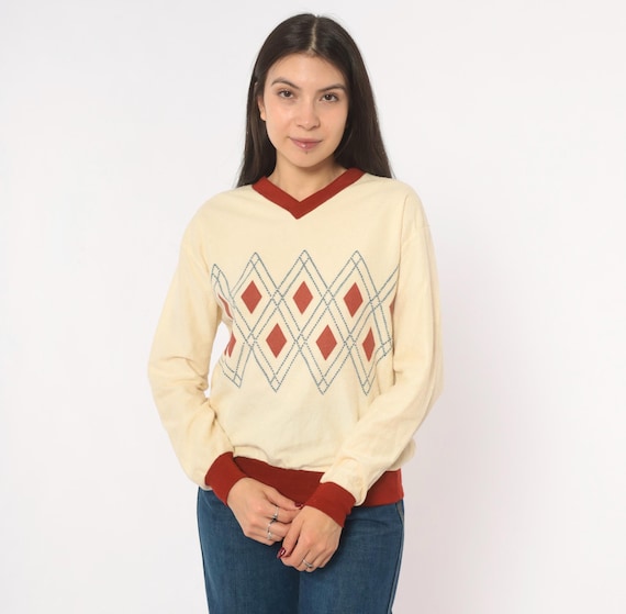 Argyle Diamond Sweatshirt 70s Windjammer V Neck Pullover Cream Burgundy Blue Fleece Wine Collegiate Preppy Academic Sweater Vintage Medium M