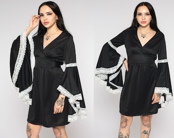 Angel Sleeve Dress 70s Mini Dress Black Babydoll Bohemian Gothic Lace Empire Waist Mod V Neck Witchy 1970s Vintage Boho MiniDress Medium