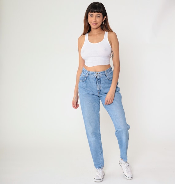 90s High Waisted Mom Jeans Light Blue Denim Tapered Leg Cotton Vintage Straight Fit Casual Minimalist Classic Everyday Style Medium M