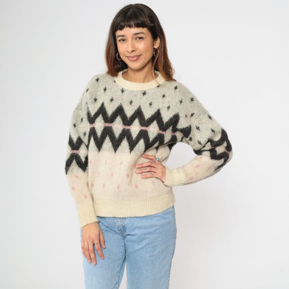 Vintage Icelandic Wool Sweater 80s Cream Black Pink Nordic Knit Pullover Geometric Patterned Samband of Iceland Warm Winter 1980s Small