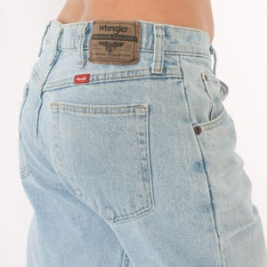 Wrangler Straight Leg Jeans 2000s Light Wash Denim Blue Relaxed Fit Cotton Dad Style Mid Rise Faded Casual Everyday Pants Trousers 34 x 29 image 2