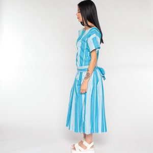 Robe midi rayée des années 80, robe de jour taille basse, taille haute rétro, robe décontractée avec poche, bleu blanc des années 80, coton vintage, bouton sur le côté, moyen 8 image 6