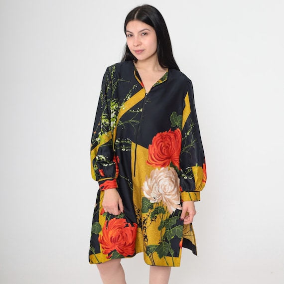 Vintage Floral Mini Dress Black 70s Lounge Dress High Side Slit Boho Zip Up Front Flower Print Hippie Shift 1970s Long Sleeve Bohemian Small