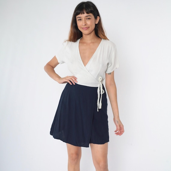 Vintage 90s Wrap Dress White Navy Blue Gingham Mini Short Sleeve Textured Tie Waist Cottagecore Boho 1990s Sostanza Small Medium