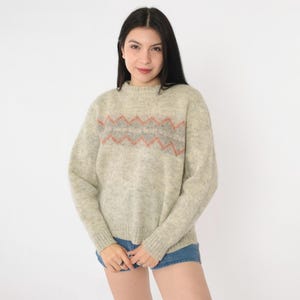 Vintage Icelandic Wool Sweater 80s Grey Nordic Knit Pullover Zig Zag Striped Samband of Iceland Warm Winter 1980s Medium M