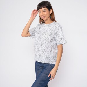 Checkered Paisley Top 90s White T-Shirt Square Allover Print Short Sleeve Casual Blouse Boho Summer Pocket Tee Cotton Vintage 1990s Medium M image 7
