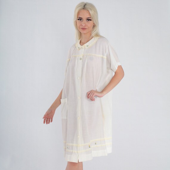 70s Pajama Dress Semi-Sheer Off-White Nightgown Rosette Knee Length Button Up Nightie Lace Trim Collar Pocket Retro Lounge Vintage 1970s XL