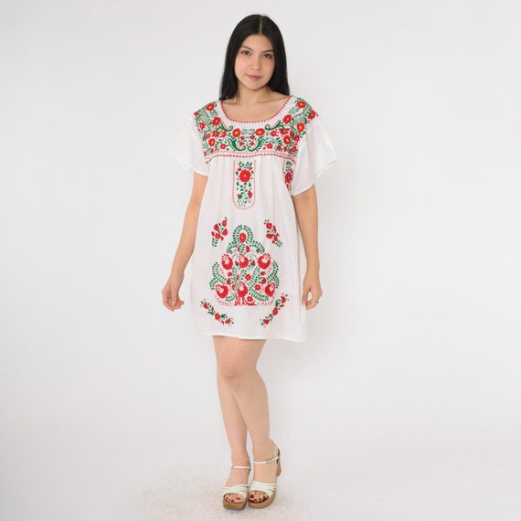 Vintage Embroidered Mexican Dress 90s White Mini Floral Hippie Day Tent Bohemian Summer Casual Puebla Festival 1990s Medium M