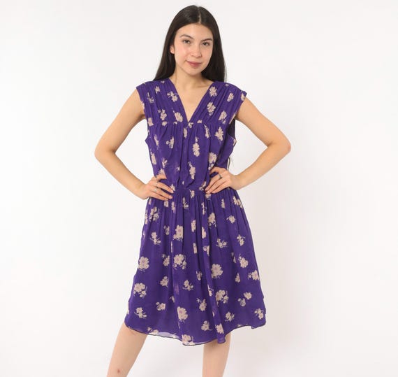 Anna Sui Floral Silk Dress 2000s Purple Violet Daisy Print V Neck Cap Sleeve Chiffon Feminine Flower Lavender Pink Summer Spring Medium M