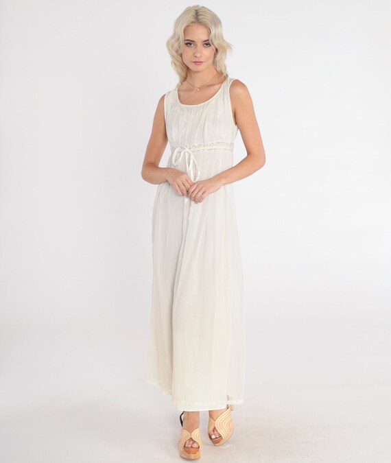 White Nightgown 70s Slip Dress Sleeveless Nightie Floral Lace Empire Waist Retro Lingerie Lounge Sleep Midi Vintage 1970s Small xs
