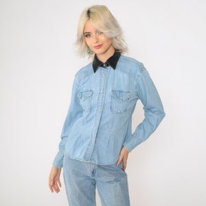 90s Denim Western Shirt Jean Pearl Snap Velvet Collar Grunge Blue 1990s Top Long Sleeve Button Up Vintage Rodeo Cowgirl Top Small Medium