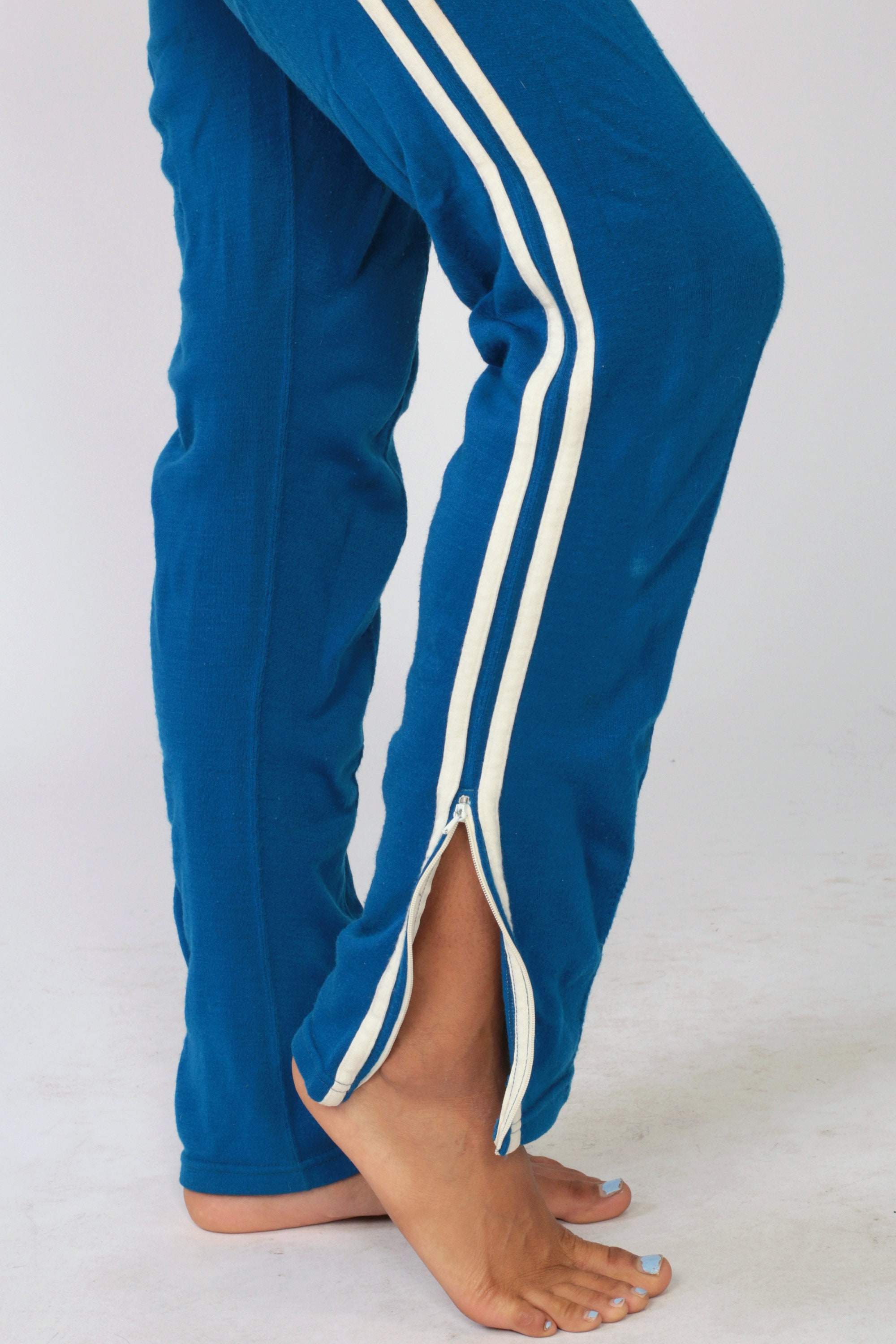adicolor classics 3 stripes cargo tracksuit bottoms