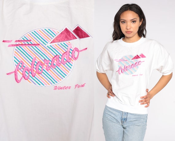 Winter Park Colorado Shirt 80s Mountain Graphic Tee Embroidered Banded Hem Tourist TShirt Ski Travel Retro Vintage 1980s White Pink Small S
