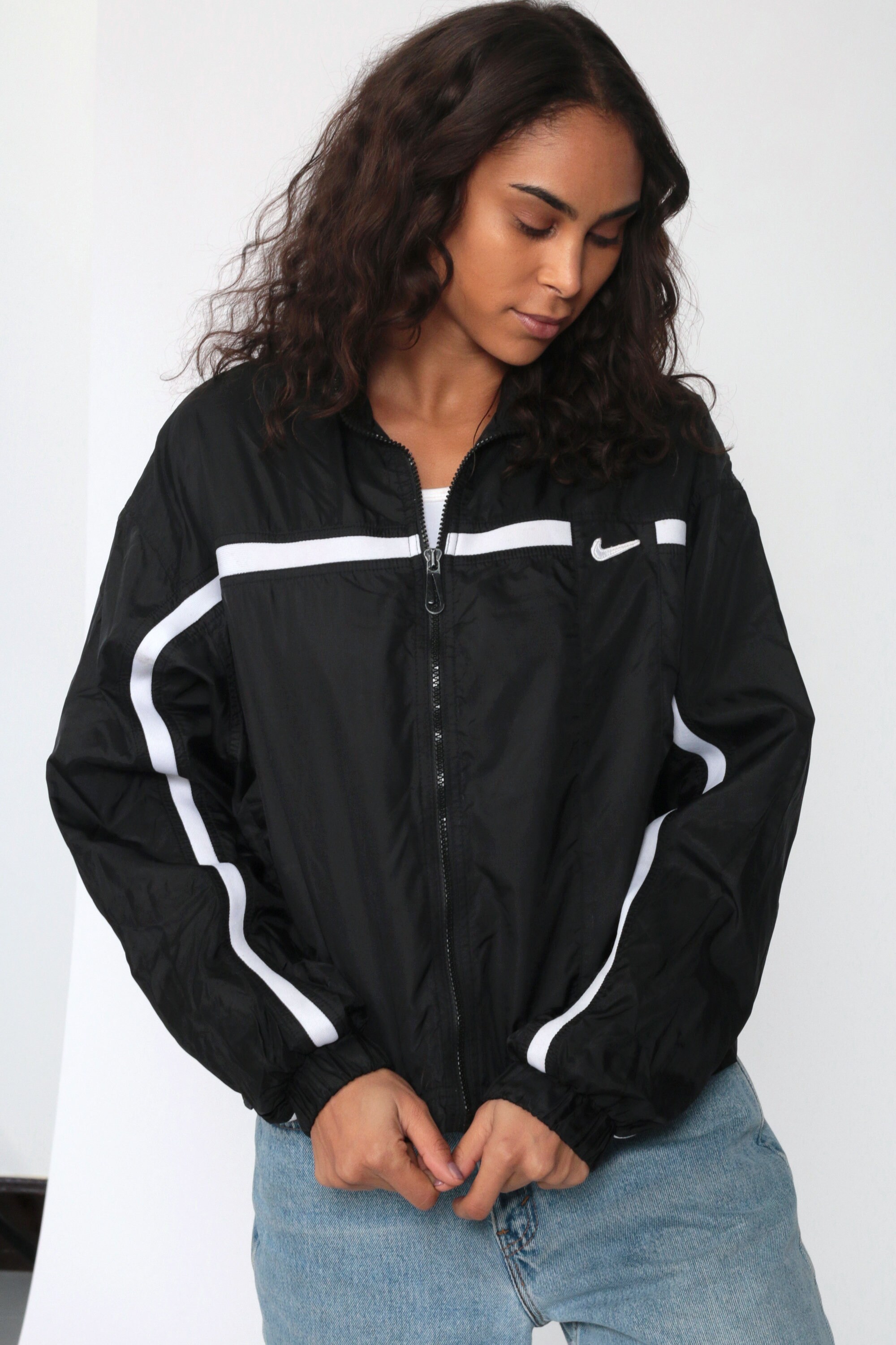 Nike Windbreaker Jacket 90s Nylon Shell Zip Jacket Striped Streetwear Black White Color Block