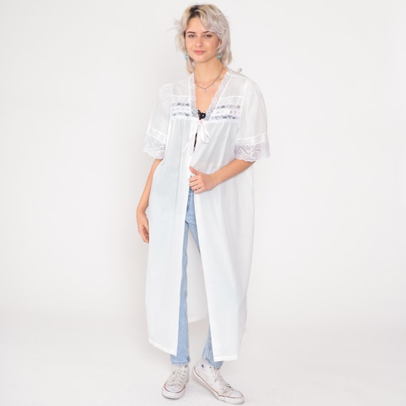 Vintage 1970s White Housecoat L Semi-Sheer Lace Trim Robe Embroidered Floral Short Sleeve Long Lounge Coat Duster Button up Summer Large