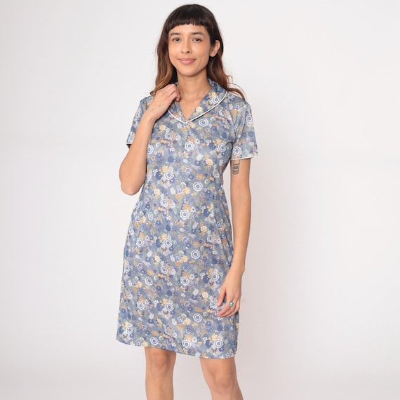 70s Floral Day Dress Blue Knee Length Button Front Collared Prairie Vintage Periwinkle White Yellow Botanical Print Summer Calico Medium M
