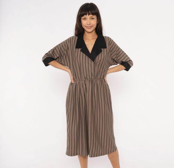 80s Striped Wrap Dress Taupe Black Notched Collar Contrast Cuff Three Quarter Snap Front Pocketed V Neck Office Vintage Petite Fourteen 14P