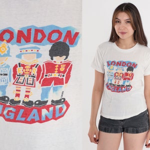 Maglietta Londra Inghilterra anni &#39;80 Maglietta King&#39;s Guard Maglietta grafica retrò Maglietta da viaggio Maglietta girocollo vintage da turista Maglietta da polizia anni &#39;80 Extra Small xs