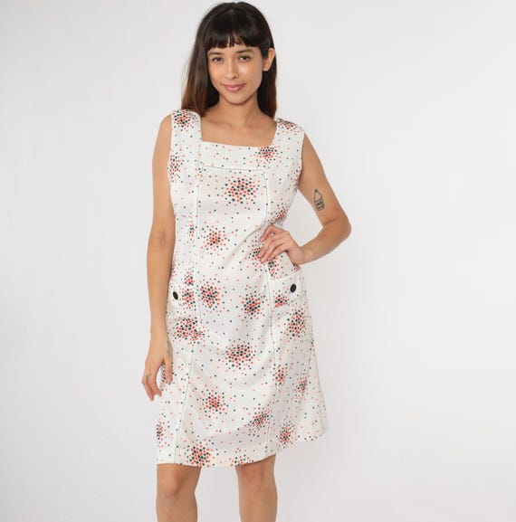 Vintage 70s Star Print Dress Mod Sleeveless Square Neck White A-Line Knee Length Mini with Pockets Orange White Black Shift Medium