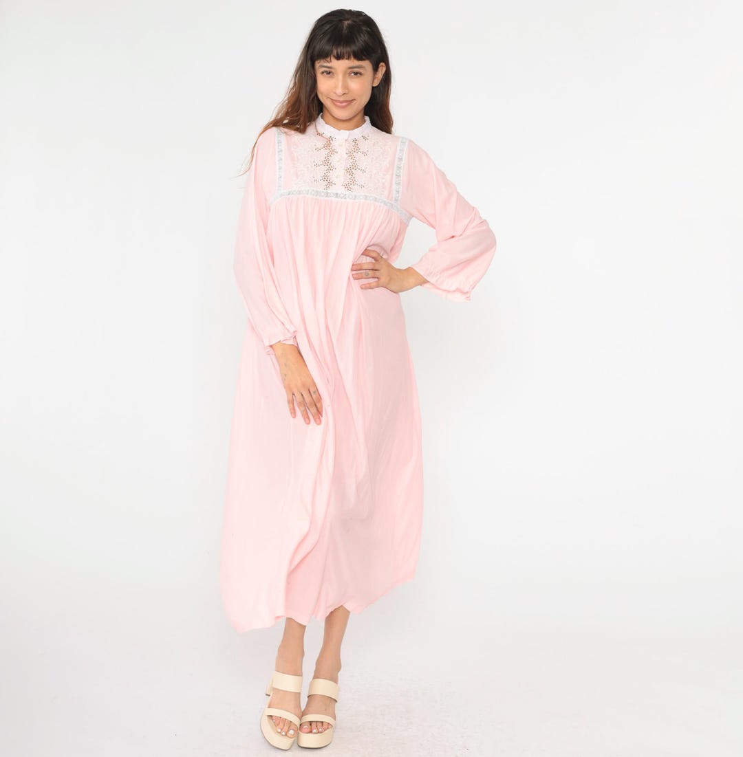 Vintage 80s Pink SHADOWLINE Embroidered Rose Button Nightgown - M