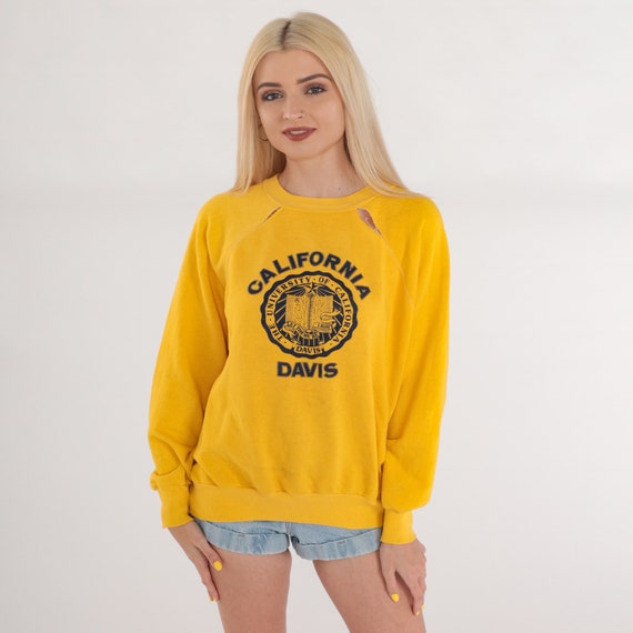 UC Davis Sweatshirt 80s University California Sweater Aggies Graphic Shirt UCD College Raglan Sleeve Yellow Distressed Vintage 1980s Small S