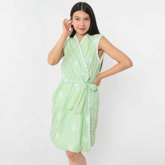 Green Floral Wrap Dress 70s Vintage Embroidered Mini Dress Boho Chic Sleeveless V Neck Lace Trim Belted Retro 1970s Lord & Taylor Medium M