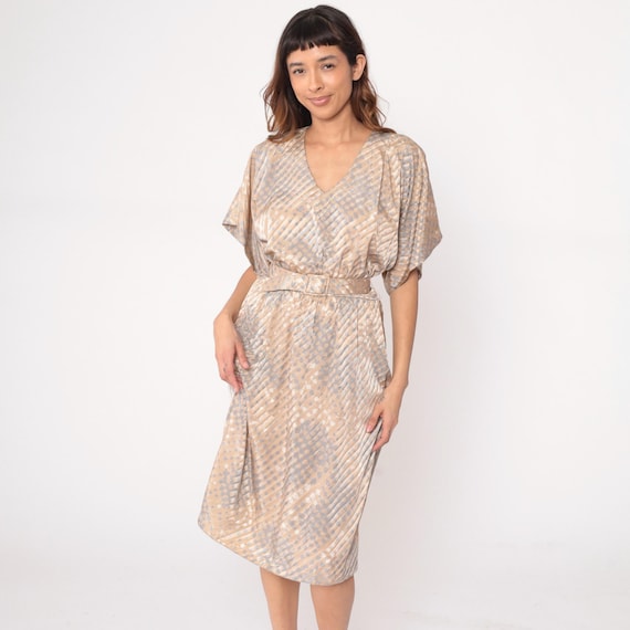 80s Checkered Wrap Dress Belted V Neck Short Kimono Sleeve Beige Gray Tan Cream Gingham Secretary Office Work Pellini Vintage Small S