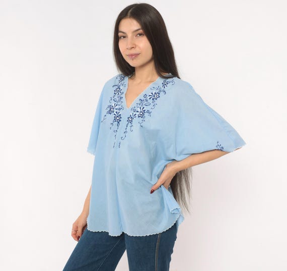 Embroidered Floral Blouse 80s Sky Blue Cotton Peasant Top Scalloped Trim V Neck Flutter Sleeve Pullover Folk Tunic  Medium Large M L