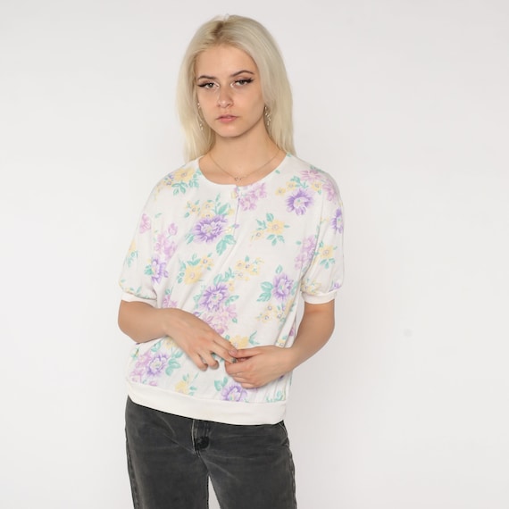Floral Henley Shirt 80s Top White Purple Short Sleeve T Shirt Grunge Slouchy Graphic Blouse Kawaii Girly Summer Retro 1980s Vintage Large L