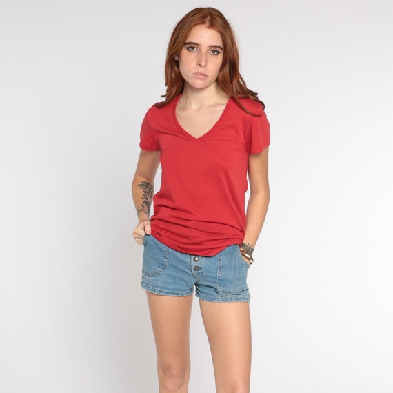 Red V Neck Shirt 80s Plain T-Shirt Retro Basic Single Stitch Tee Minimalist Solid Tshirt Layering Top Streetwear Vintage 1980s Medium M