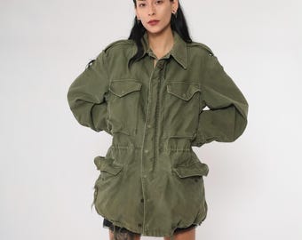 Vintage 1950s Military Field Jacket Four-Pocket Distressed 50s Army Coat Olive Green Commando Cargo Jacket Zip Up Men's Regular Small