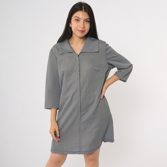 70s Geometric Mod Print Dress Grey White Front V Neck Three Quarter Sleeve A Line Mini Shift Tunic Twiggy Gogo Extra Large XL